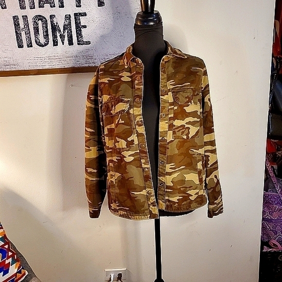 Forever 21 Camo green denim jacket Size Small - Picture 7 of 11